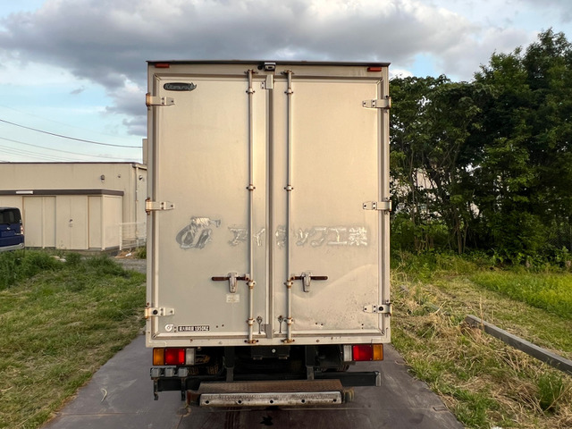 Isuzu Elf 7