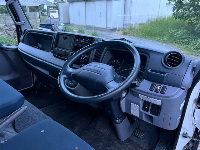 Mitsubishi Fuso Canter 2