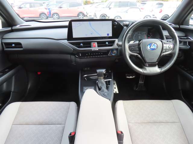 Lexus UX 5