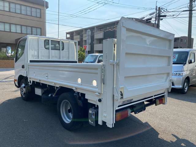 Hino Dutro 6