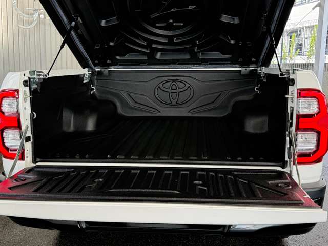 Toyota Hilux 6