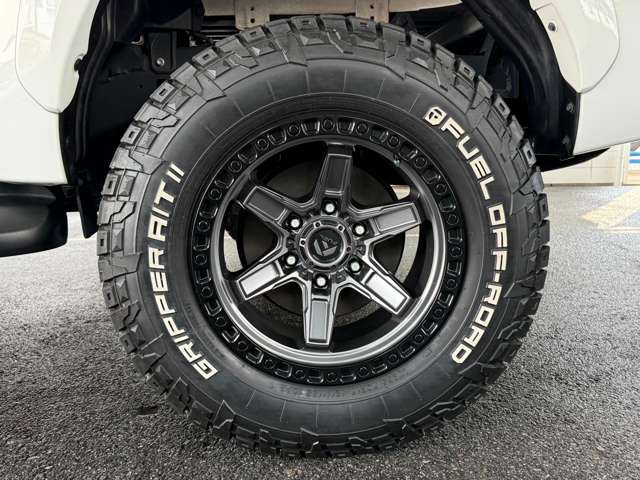 Toyota Hilux 9
