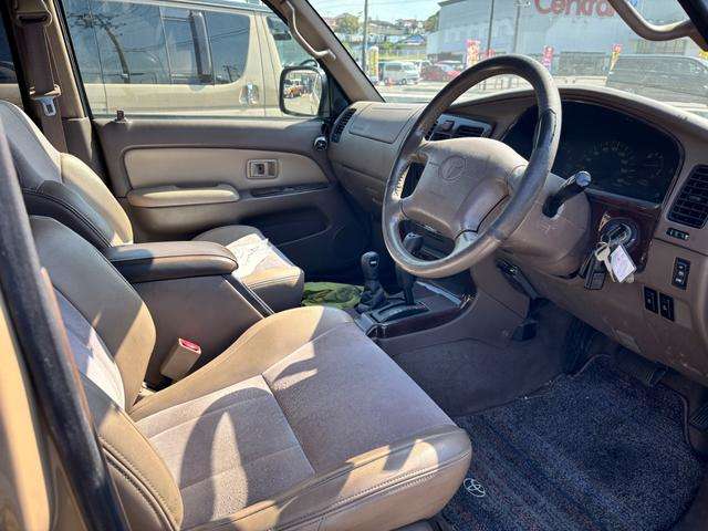 Toyota Hilux Surf 12