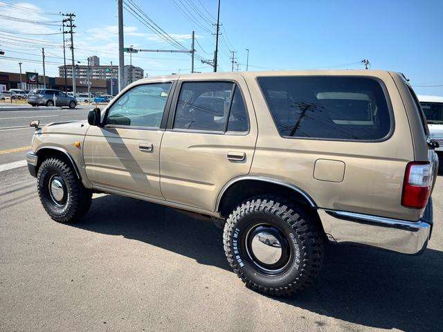 Toyota Hilux Surf 7