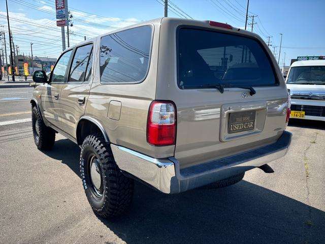Toyota Hilux Surf 8