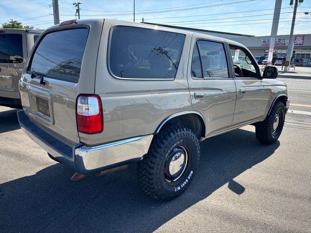Toyota Hilux Surf 9