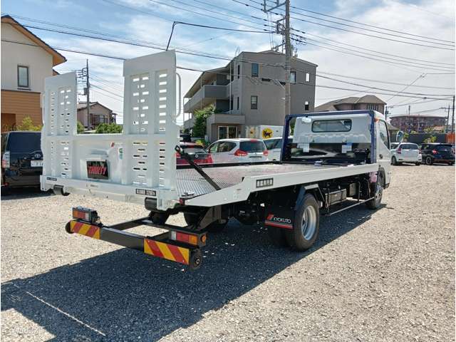 Mitsubishi Fuso Canter 7