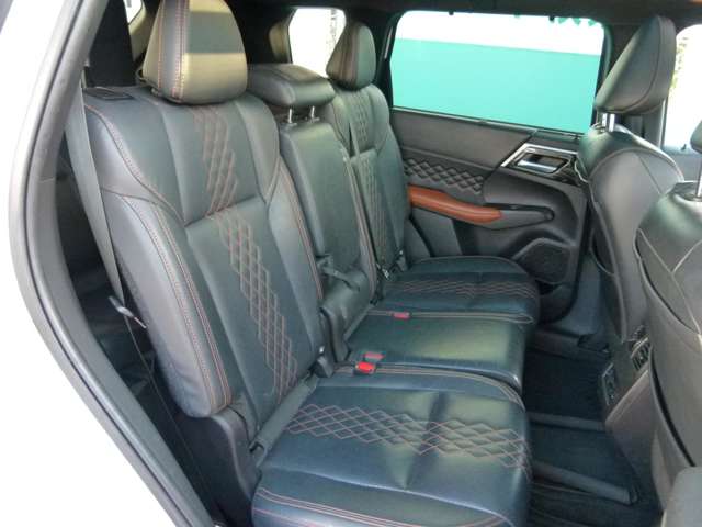 Mitsubishi Outlander 11
