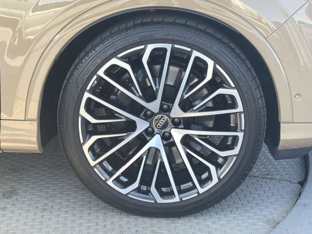 Audi SQ7 11