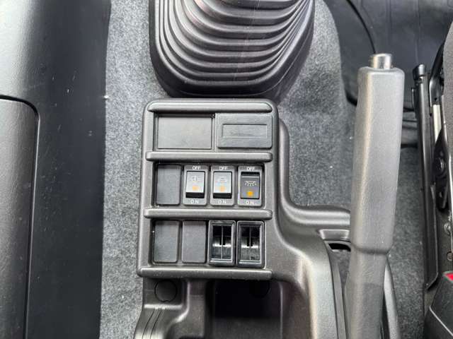 Isuzu Forward 9