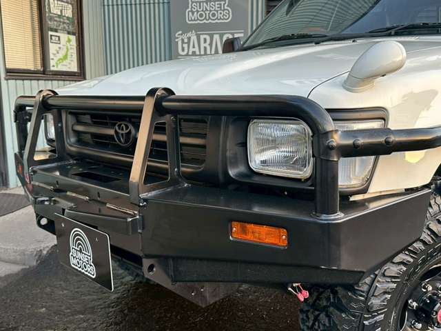 Toyota Hilux 2