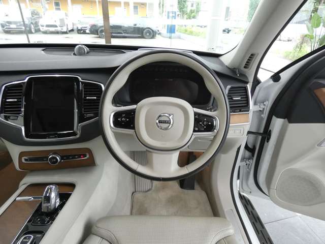Volvo XC90 4