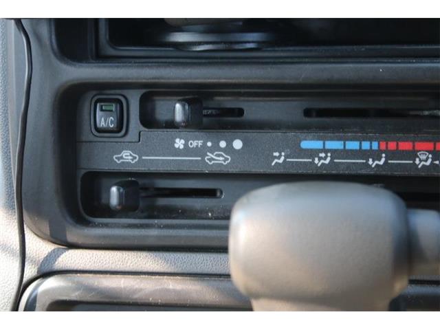 Daihatsu Hijet Deck Van 11
