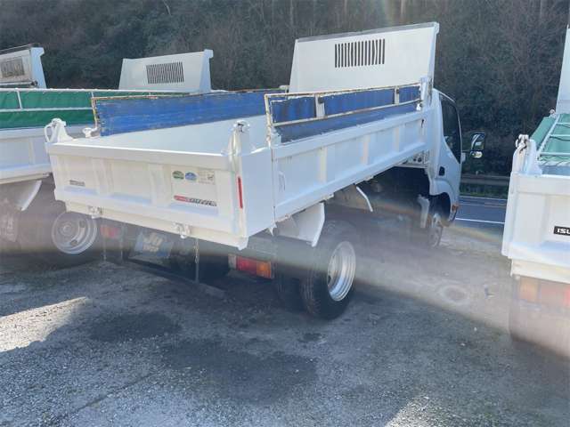 Hino Dutro 6