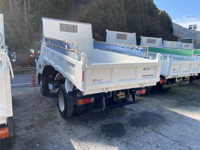 Hino Dutro 8