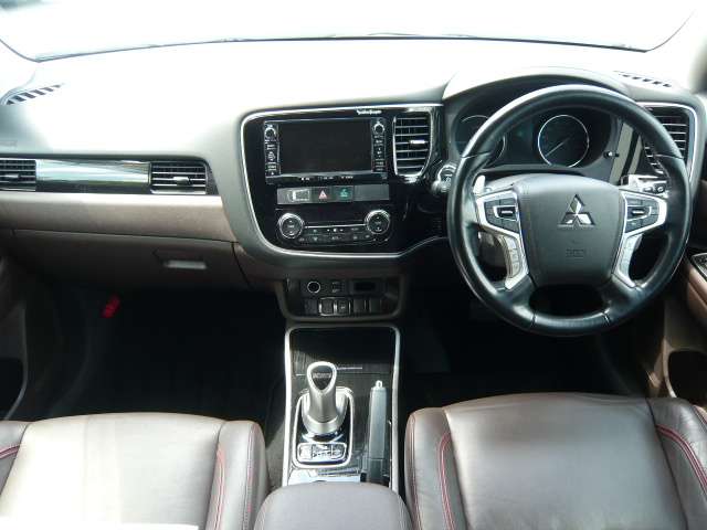 Mitsubishi Outlander PHEV 5