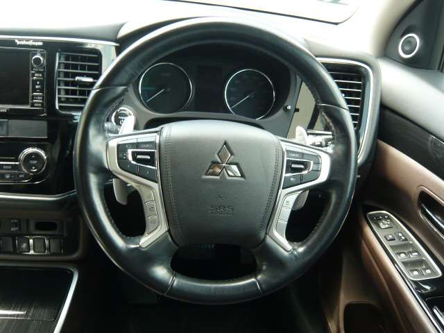 Mitsubishi Outlander PHEV 9