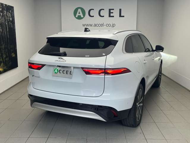 Jaguar F-Pace 2