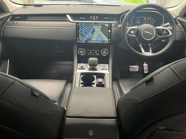 Jaguar F-Pace 3