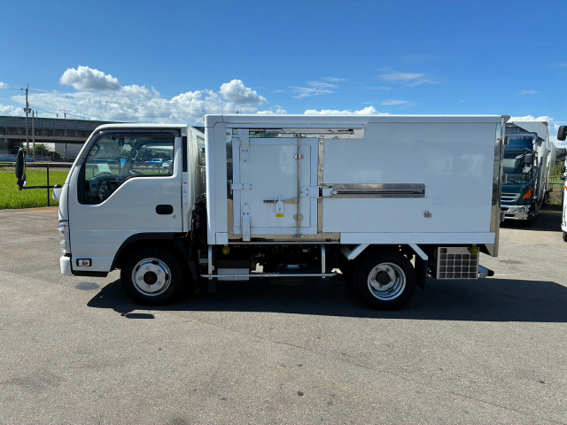Isuzu Elf 12
