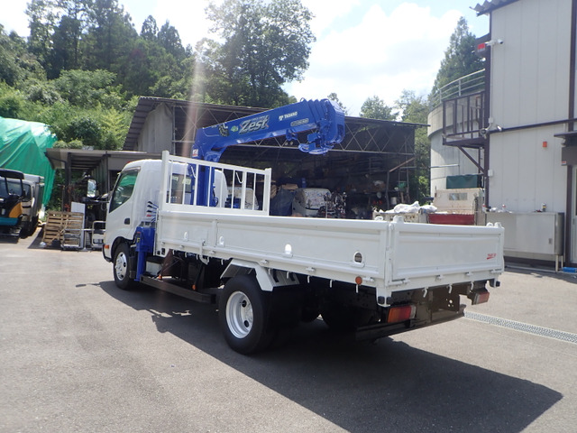 Hino Dutro 2