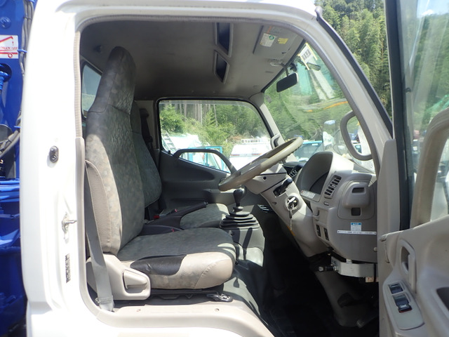 Hino Dutro 5