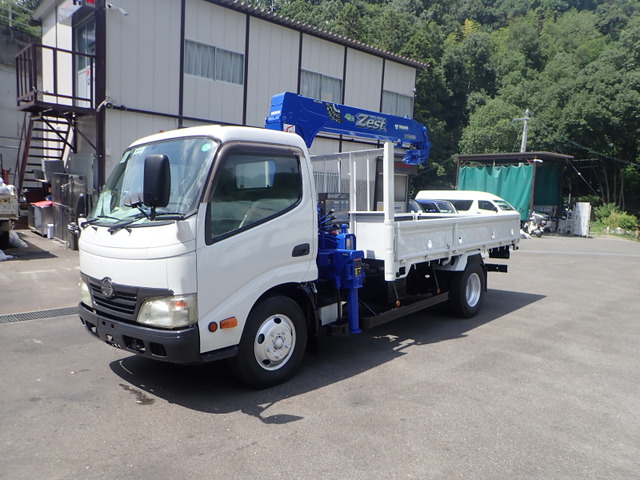 Hino Dutro 8
