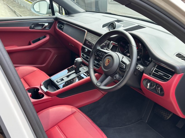 Porsche Macan 4