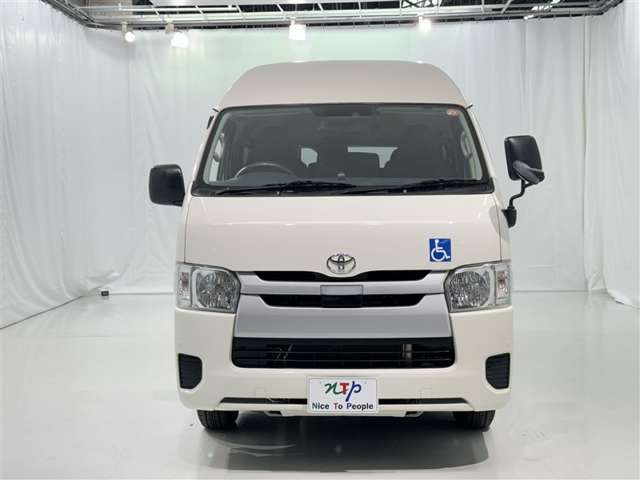 Toyota Regius Ace 4