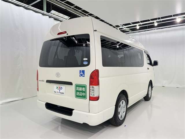 Toyota Regius Ace 7