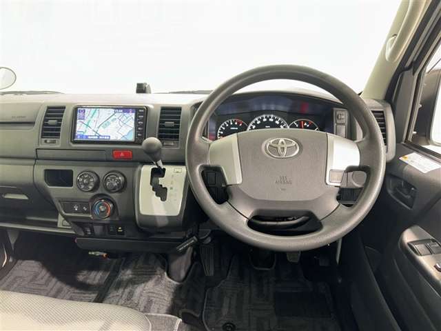 Toyota Regius Ace 9