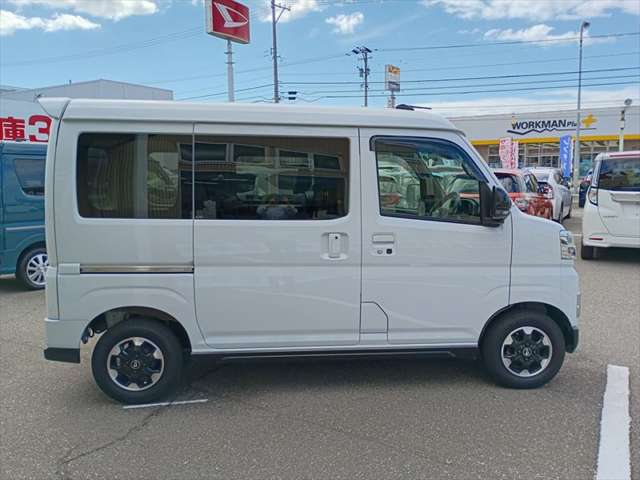 Daihatsu Atrai 7