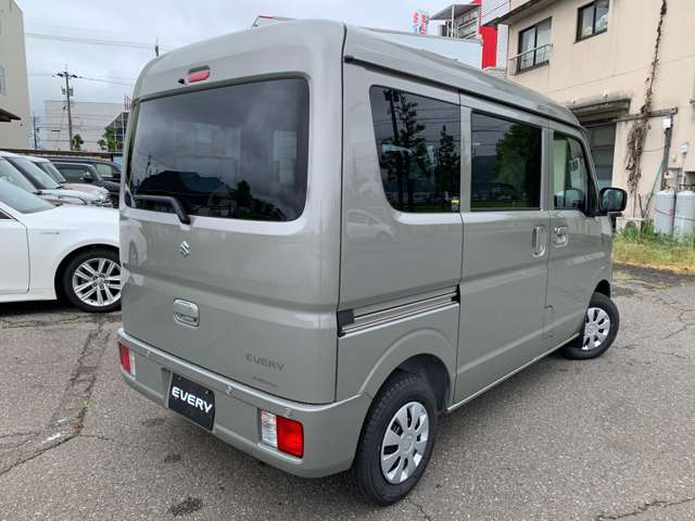 Suzuki Every 8