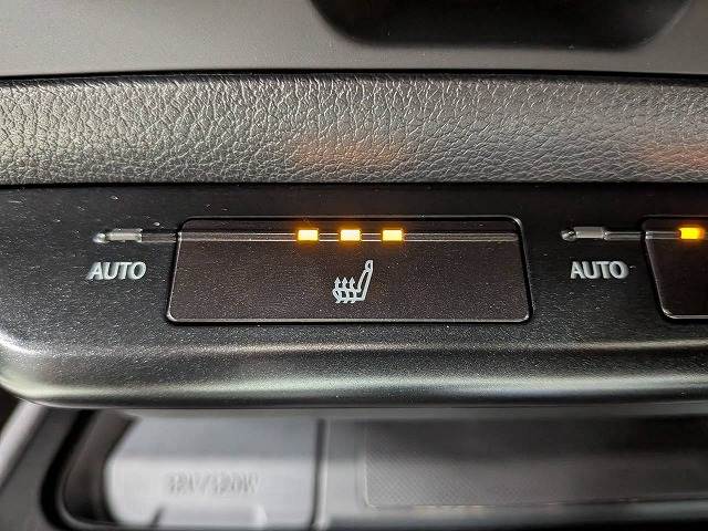 Lexus UX 8
