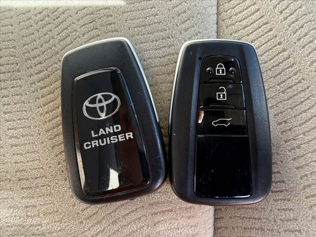 Toyota Land Cruiser Prado 5