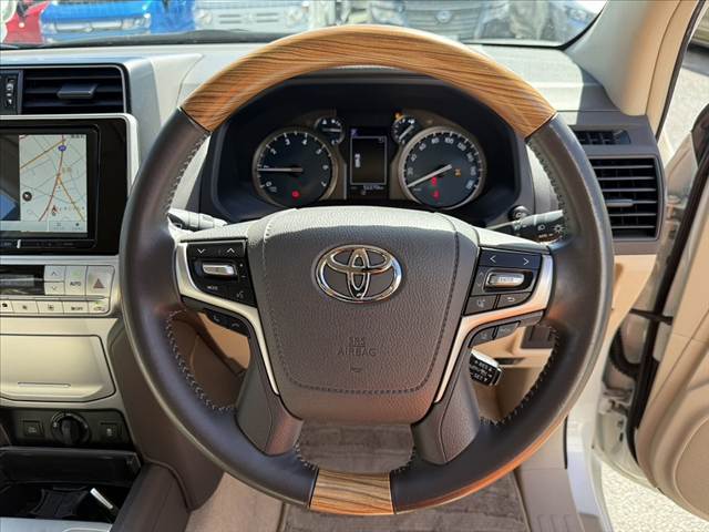 Toyota Land Cruiser Prado 7