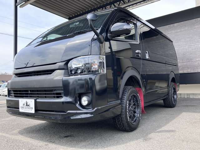 Toyota Hiace Van 7