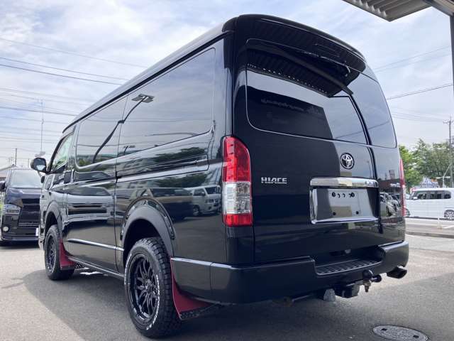 Toyota Hiace Van 9
