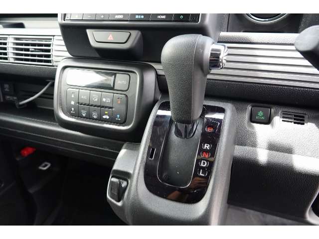Honda N-VAN 11