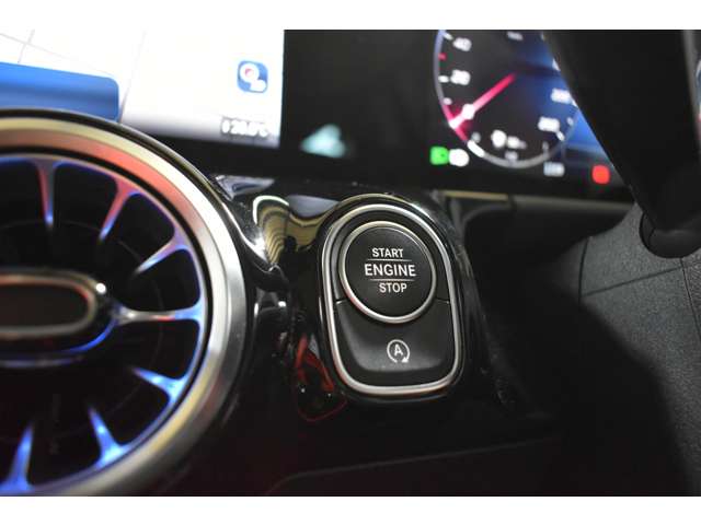Mercedes-Benz GLA-Class 8