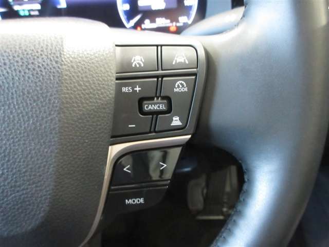 Toyota Crown Crossover 12