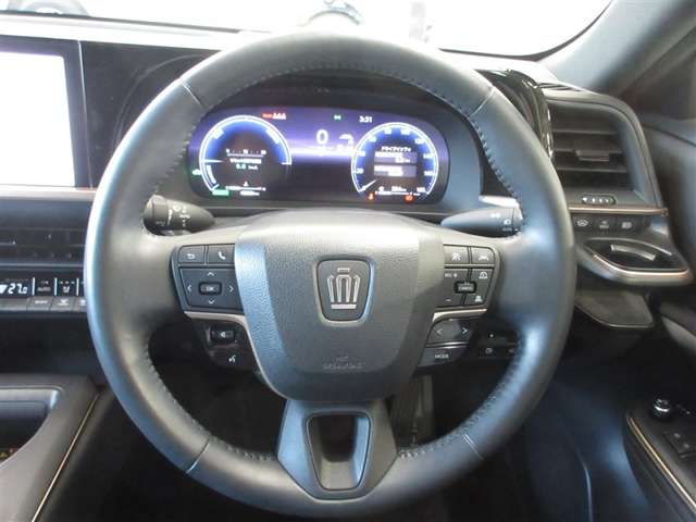 Toyota Crown Crossover 10