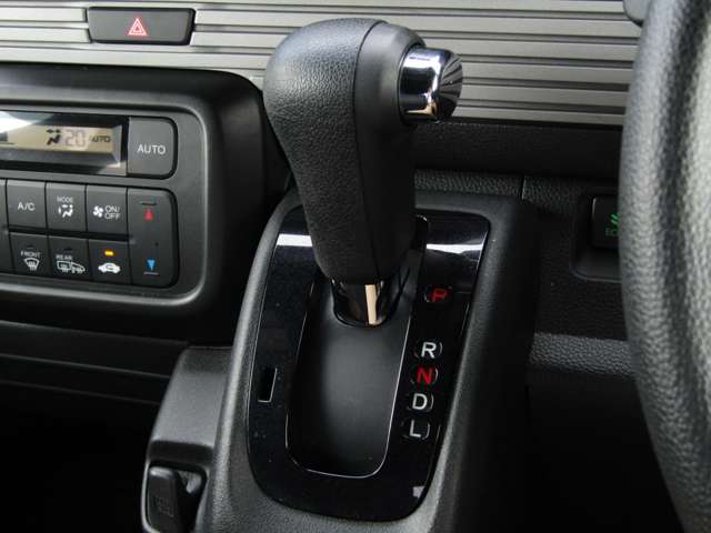 Honda N-VAN 12