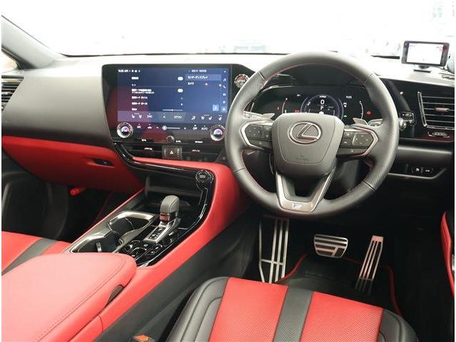Lexus NX 4