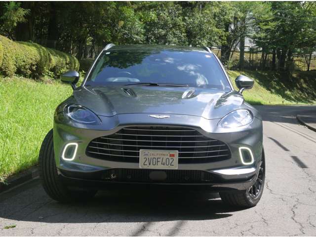 Aston Martin DBX 3