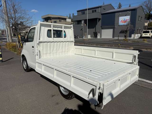 Mazda Bongo Truck 12