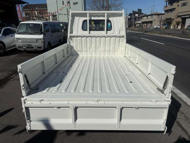 Mazda Bongo Truck 10