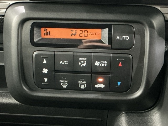 Honda N-VAN 9