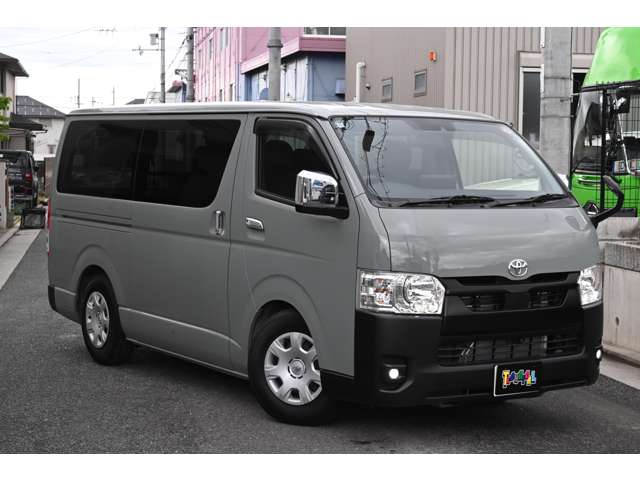 Toyota Hiace Van 11