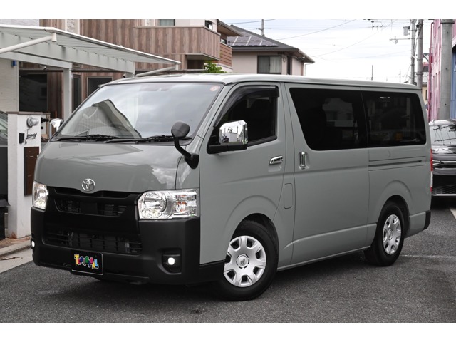 Toyota Hiace Van 9